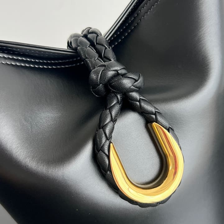 Bottega Veneta Liberta Bucket Bag – 25SS in Black