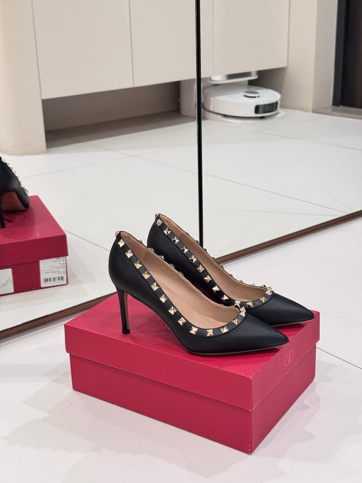 Valentino Classic High-Heel Pumps in Nude Pink Studded