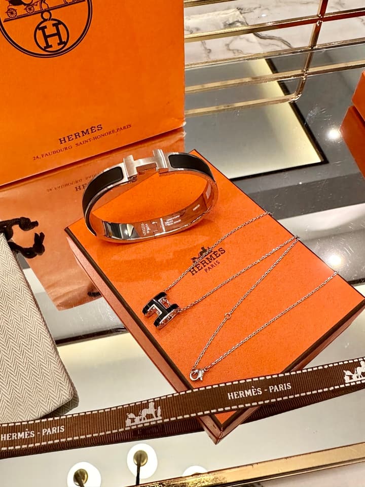 Hermès Oval Enamel 18K Gold Plated Jewelry Set