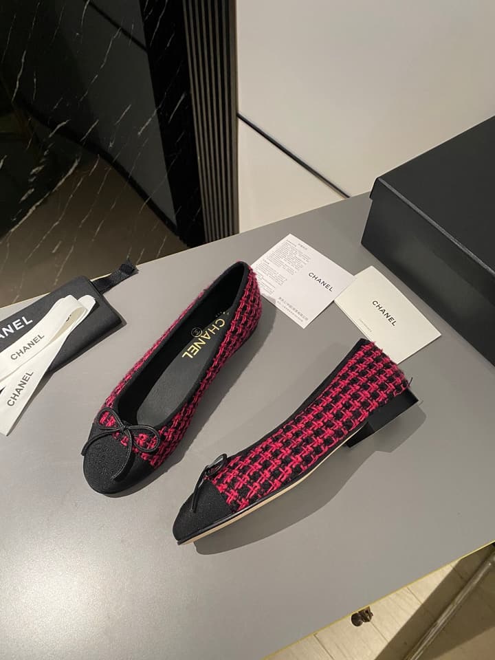 Chanel Classic Ballet Flats in Shiny Black