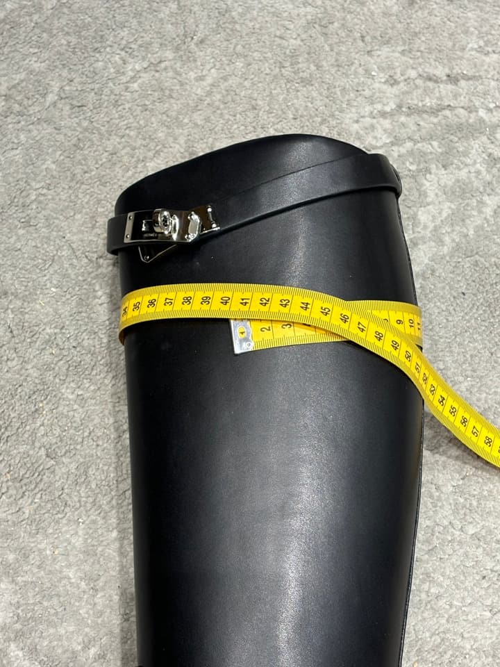 Hermès Classic Knee-High Boots – 2025FW in Assorted Buckle Riding Boots Display