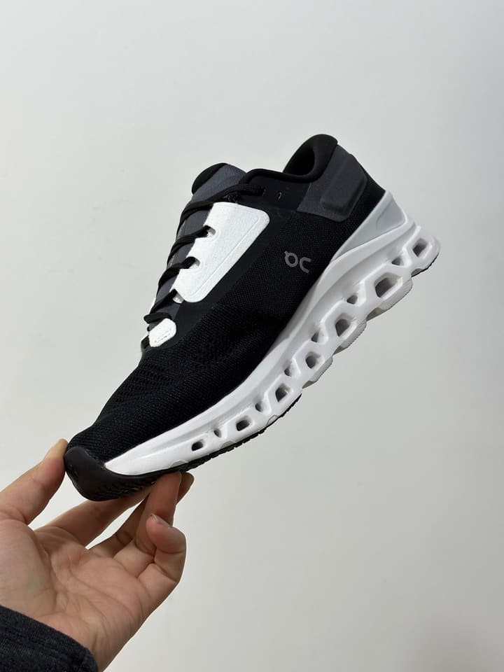 On x Roger Federer Cloudstratus 3 Special Edition Sneakers in All Black Red Accent