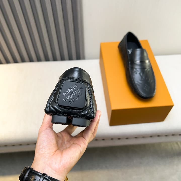 Louis Vuitton Pebbled Leather Driving Shoes in Black Textured Leather