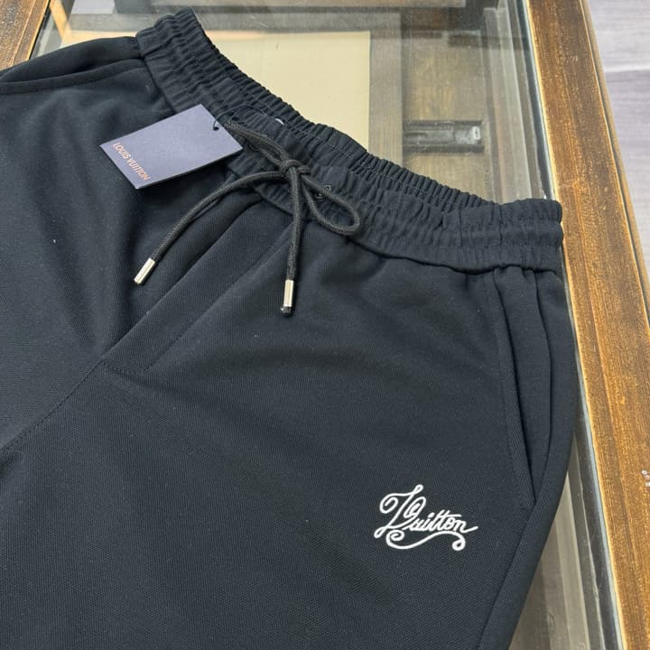 Louis Vuitton Casual Shorts – 2026 Collection in Apricot With Script Logo