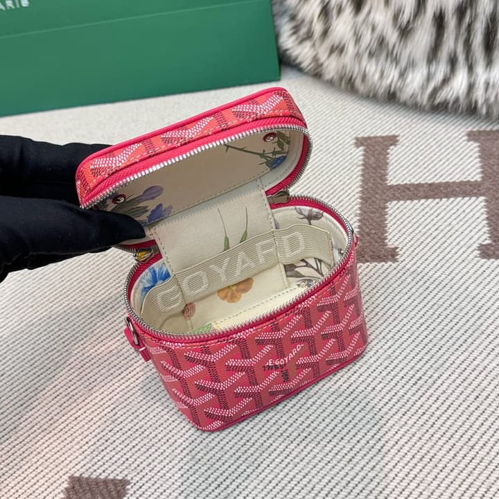 Goyard Muse Vanity Ultra Mini Cosmetic Bag in Blue