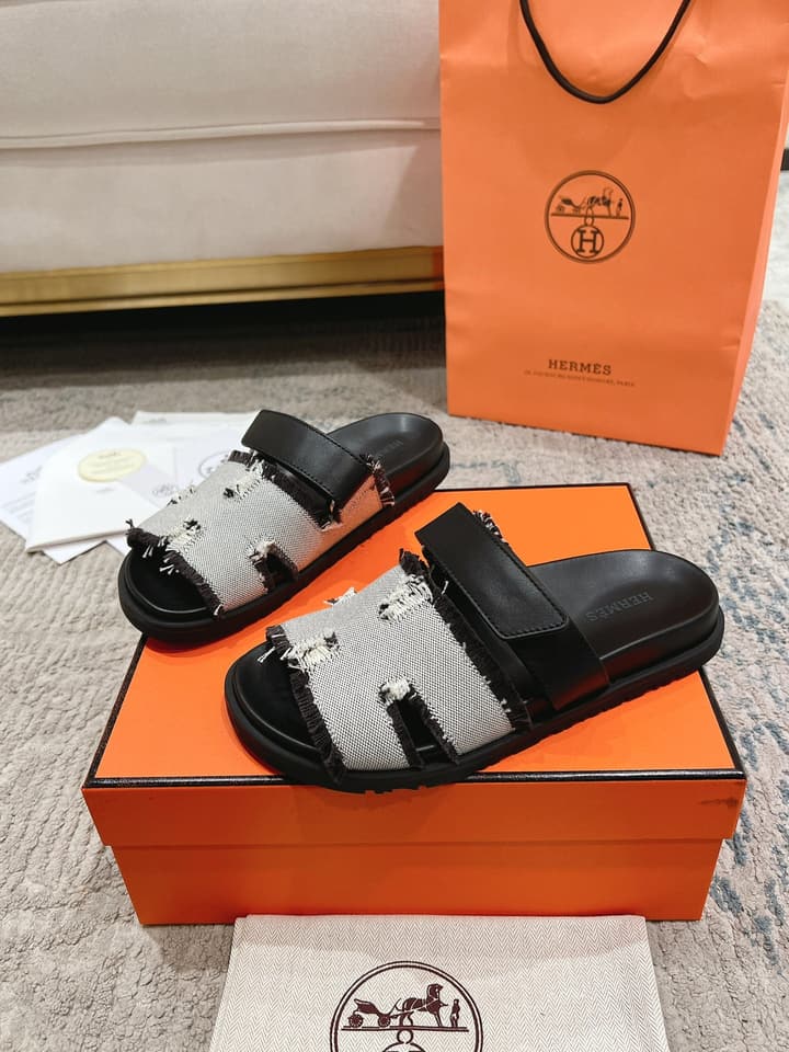 Hermès Chypre Leather Unisex Slides – 2023SS in Blush Pink