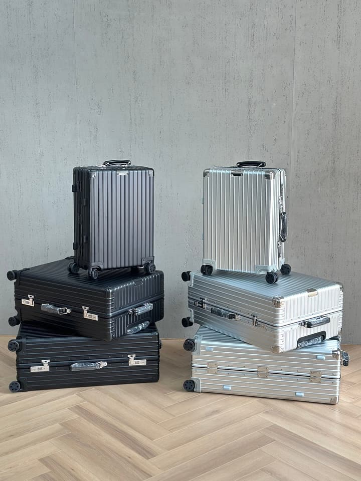 Rimowa 973 Vintage Aluminum-Magnesium Alloy Luggage in Black