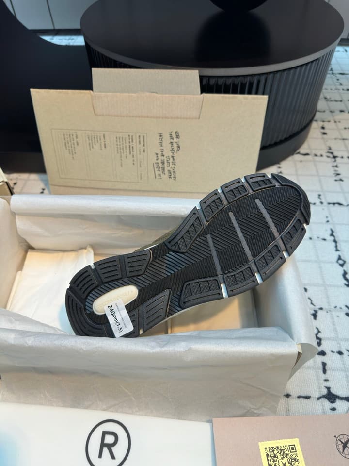 Golden Goose Deluxe Brand Sneakers