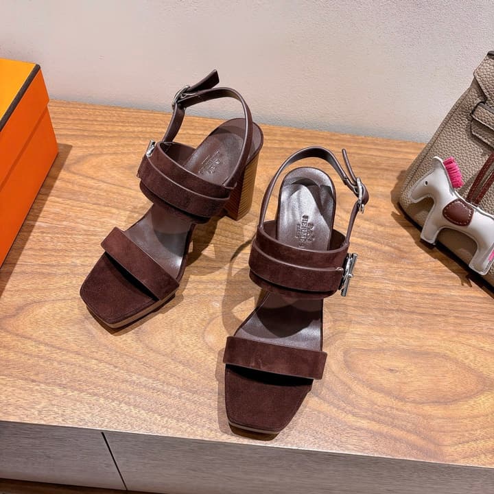 Hermes Color Block Flat Sandals – 2025 New Collection in Black