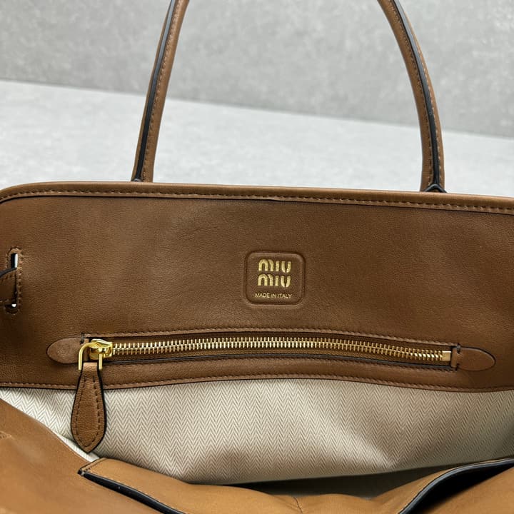 Miu Miu Aventure Horizontal Tote Bag – 25SS