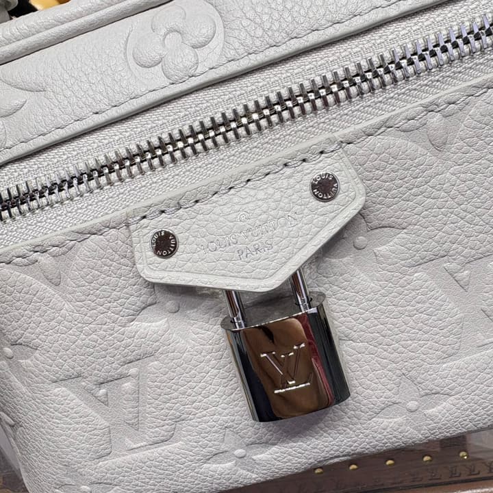 Louis Vuitton Monogram Vanity Chain Pouch Handbag