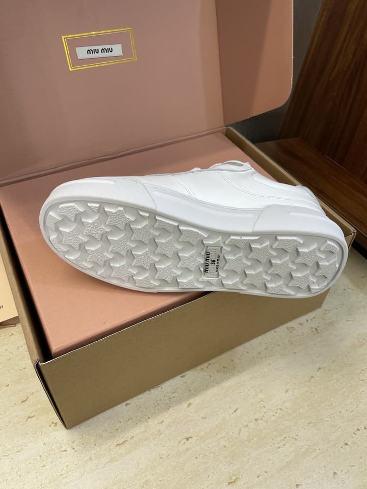 Miu Miu 2025FW Runway Lace-Up Casual Sneakers – 2025FW in Distressed Off-white Sneaker