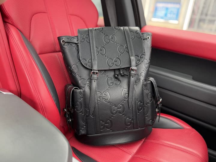 Gucci GG Supreme Men's Travel Backpack in Black Gg Supreme
