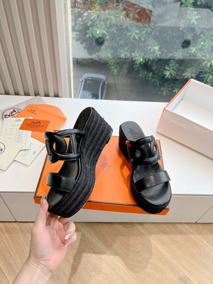 Hermès Wedge Sandals – Spring/Summer 2024 Collection in Black