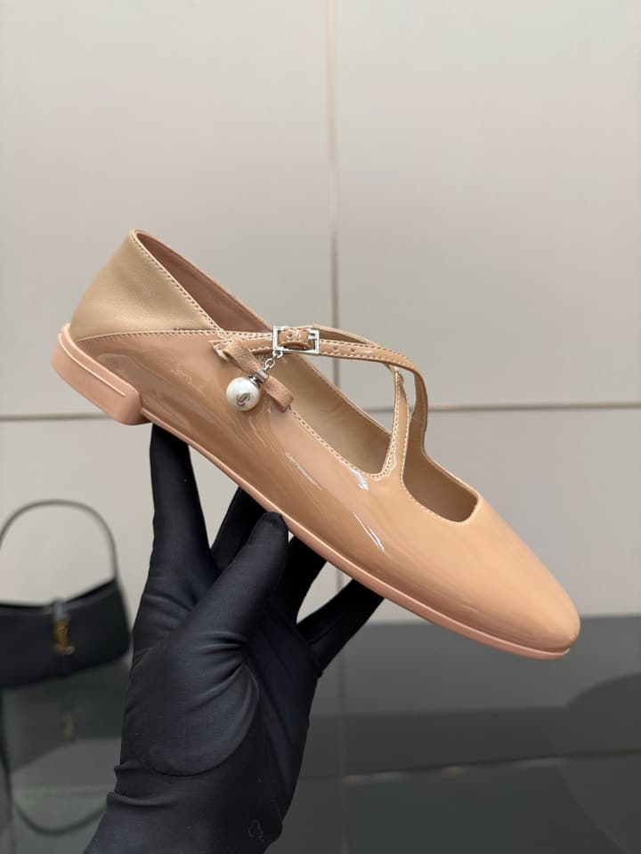 Jimmy Choo Patent Leather Ballerina Flats – 25SS in Black Patent