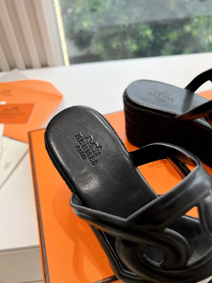 Hermès Wedge Sandals – Spring/Summer 2024 Collection in Black