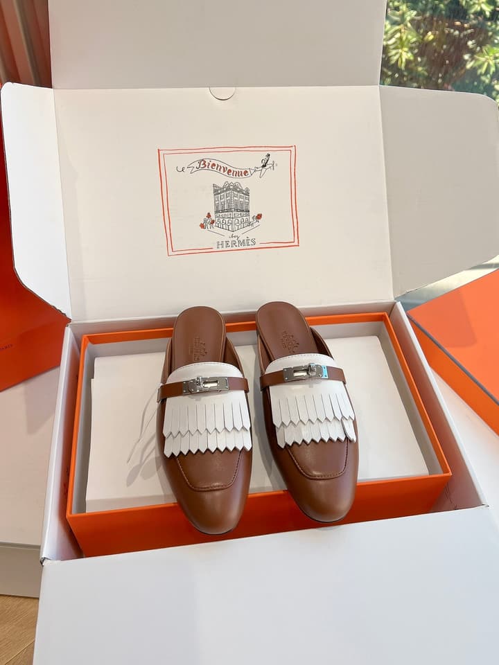 Hermès Calfskin Mules – 25SS/FW Collection in Black Embossed Leather With Silver Hardware