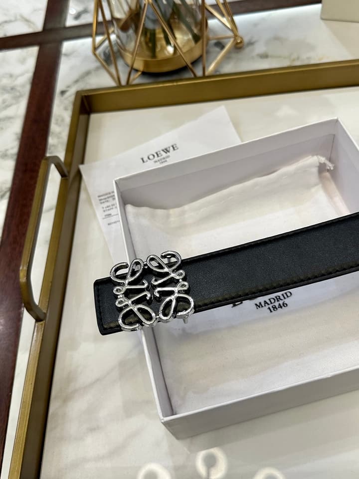 Loewe Classic Leather Belt – 4.0cm in Black With Gold Flat Buckle