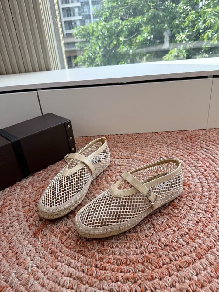 Alaïa Woven Fishnet Mules – 2026 Spring/Summer Collection in Beige