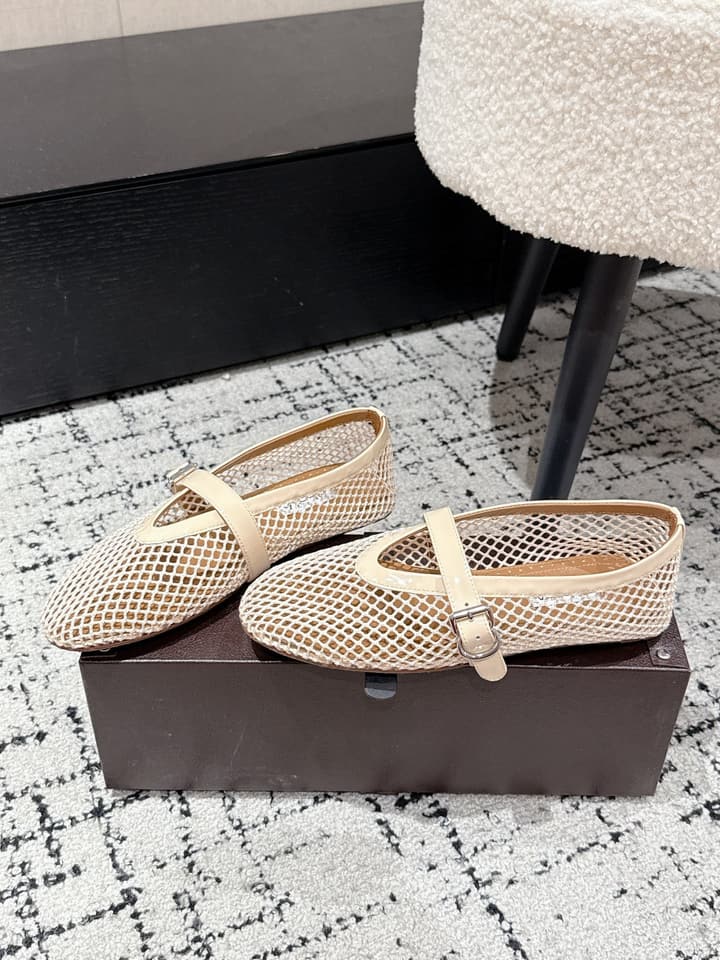 Alaïa Flat Mesh Ballet Flats – 25SS in Golden Beige Mesh
