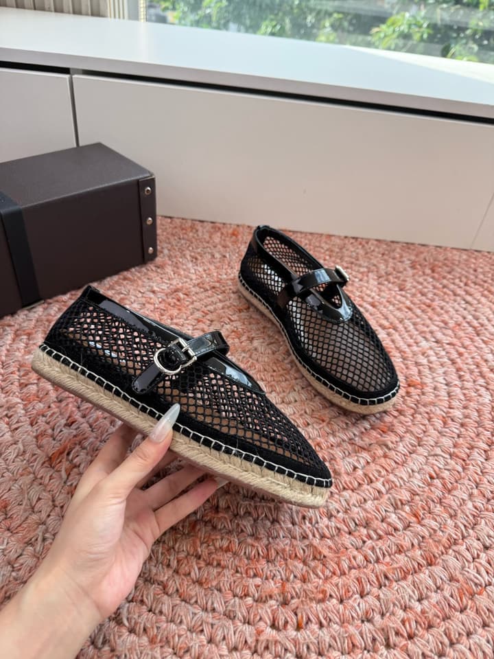 Alaïa Woven Fishnet Mules – 2026 Spring/Summer Collection in Beige