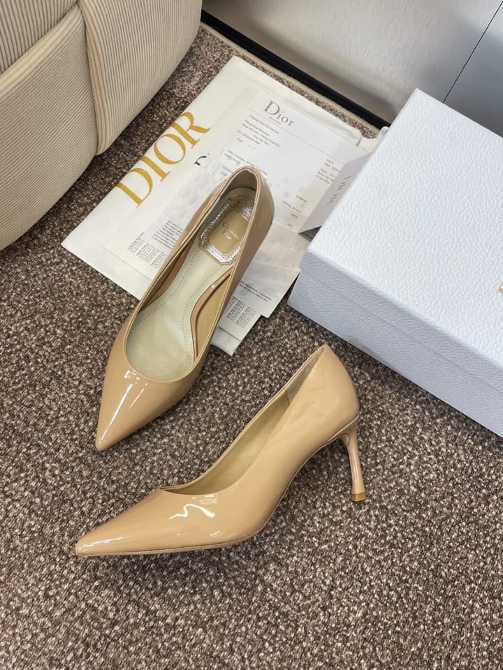 Dior CD Logo Pointed Toe Pumps – 2025 Spring/Summer Haute Couture Collection in Shiny Black Flat