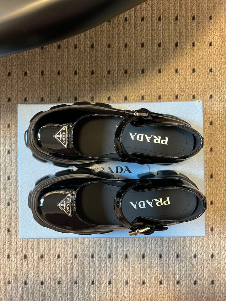 Prada Thick-Soled Mary Jane Shoes – 25SS in Glossy Black