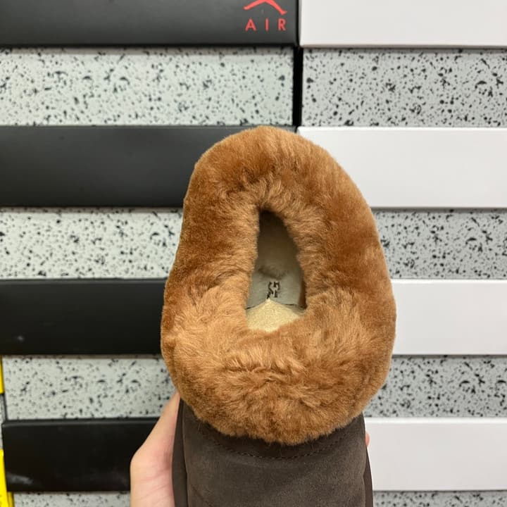 UGG Thick-Soled Low-Cut Fur Snow Boots in Olive Suede Patterned Trim