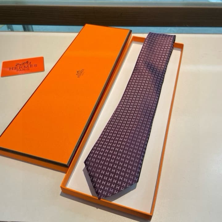Hermès H-Letter Men's Silk Tie Series in Burgundy Microdot