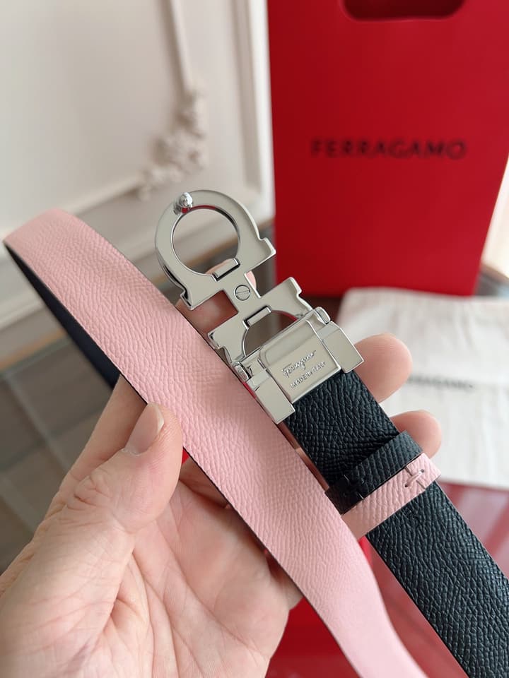 Ferragamo Women's Reversible Leather Belt in Black With Silver Buckle