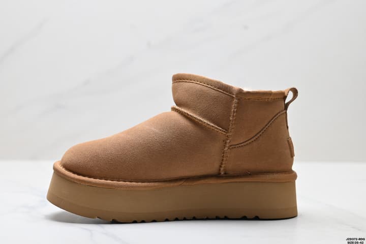 UGG Classic Ultra Mini Platform Snow Boots in Classic Chestnut