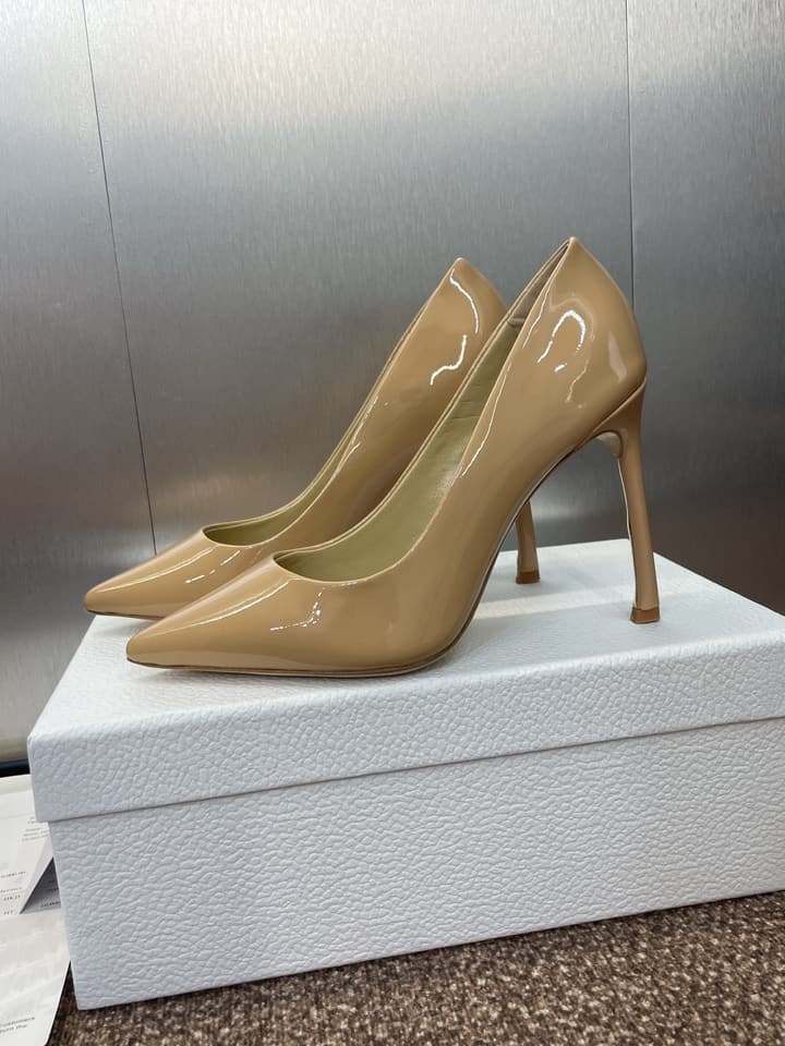 Dior CD Logo Pointed Toe Pumps – 2025 Spring/Summer Haute Couture Collection in Shiny Black Flat