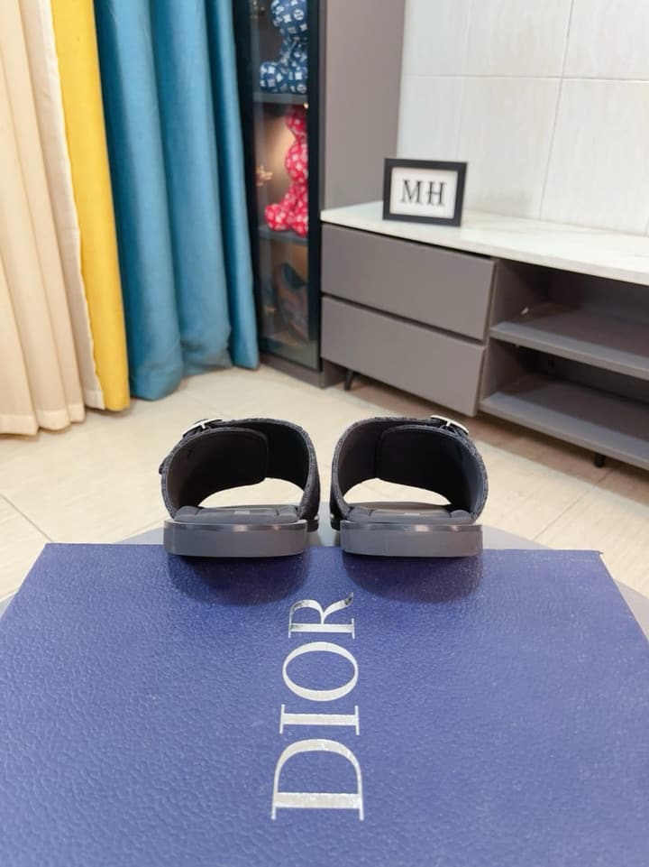 Dior Aqua Suede Sandals – Spring/Summer Collection in Beige Oblique