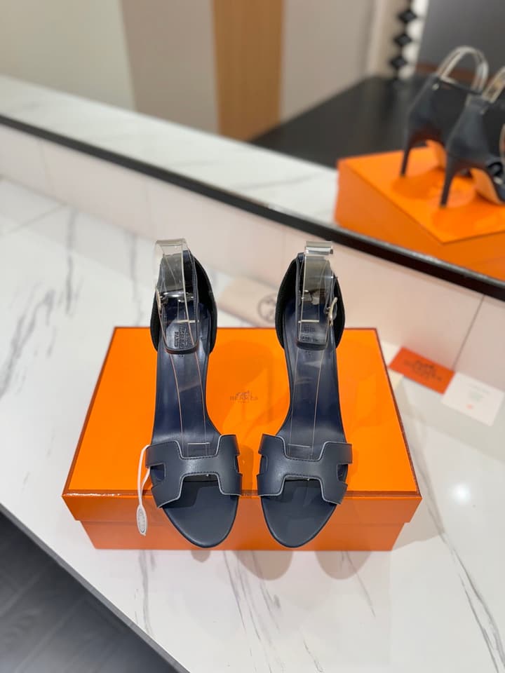 Hermès Classic Smooth Cowhide Pumps – 9cm in Caramel Brown