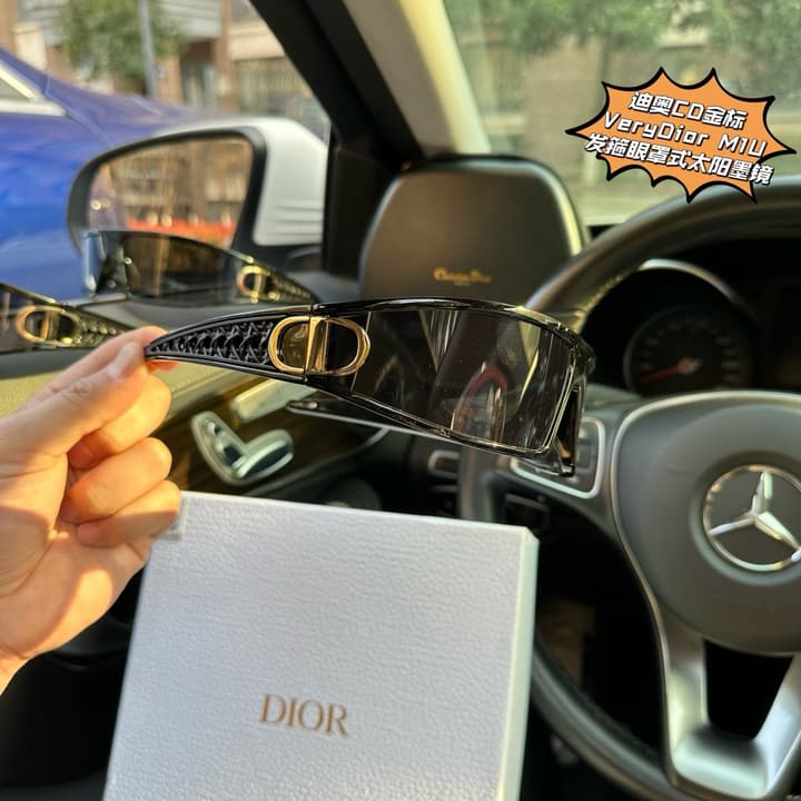 Dior Verydior M1U Headband Sunglasses in Classic Black With Gold Logo