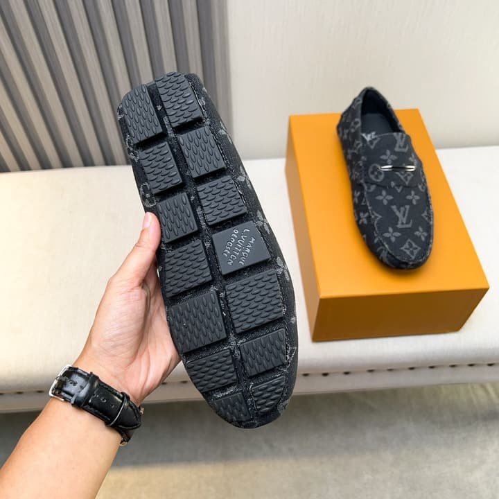 Louis Vuitton Pebbled Leather Driving Shoes in Black Textured Leather