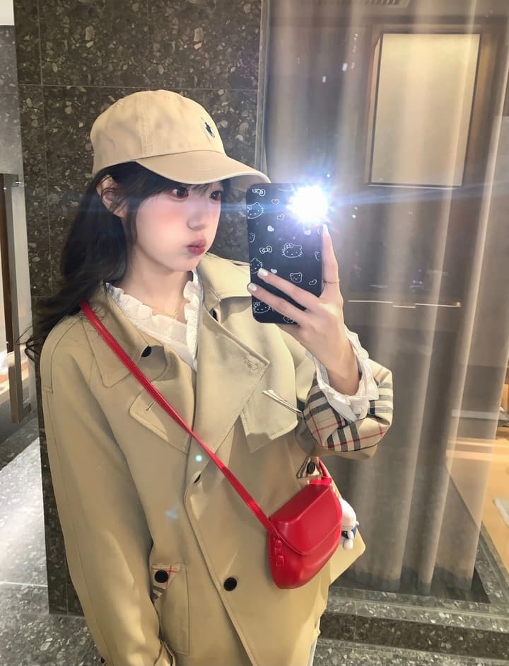 Burberry Short Trench Coat in Short Khaki Trench Coat