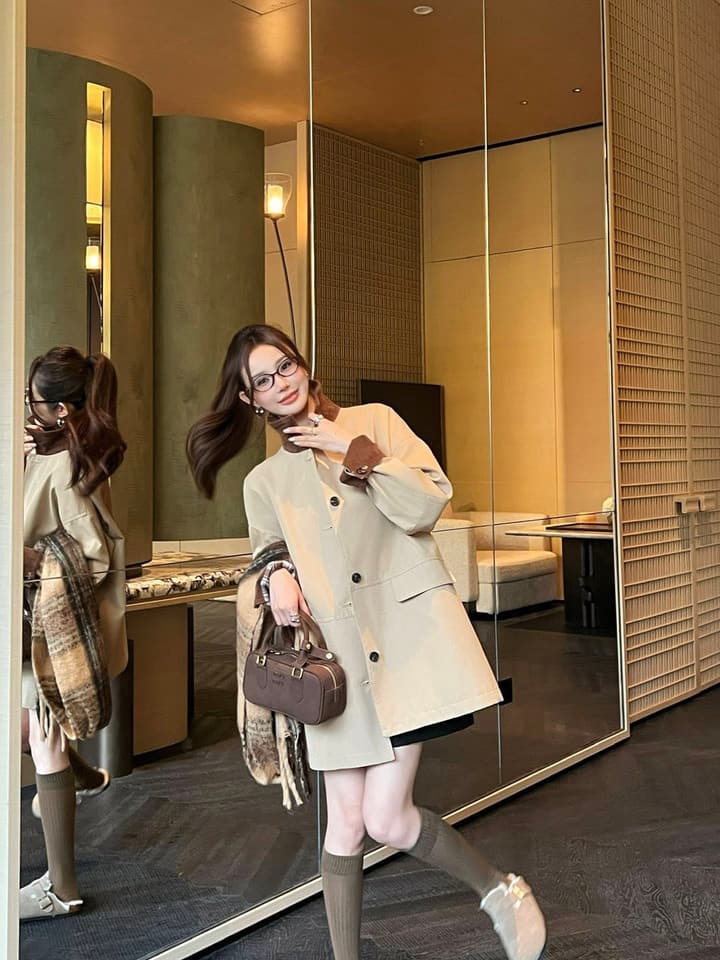 Miu Miu Collar Patchwork Trench Coat – 25SS in Creamy Beige