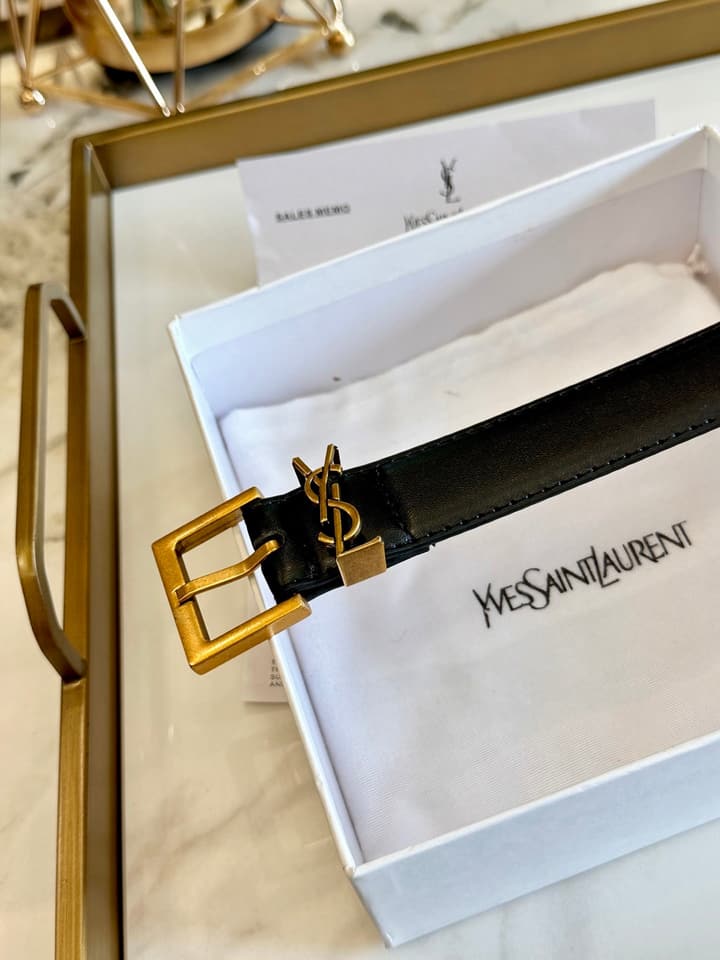 Saint Laurent Classic Leather Belt – 2.5cm in Black Leather With Gold Buckle