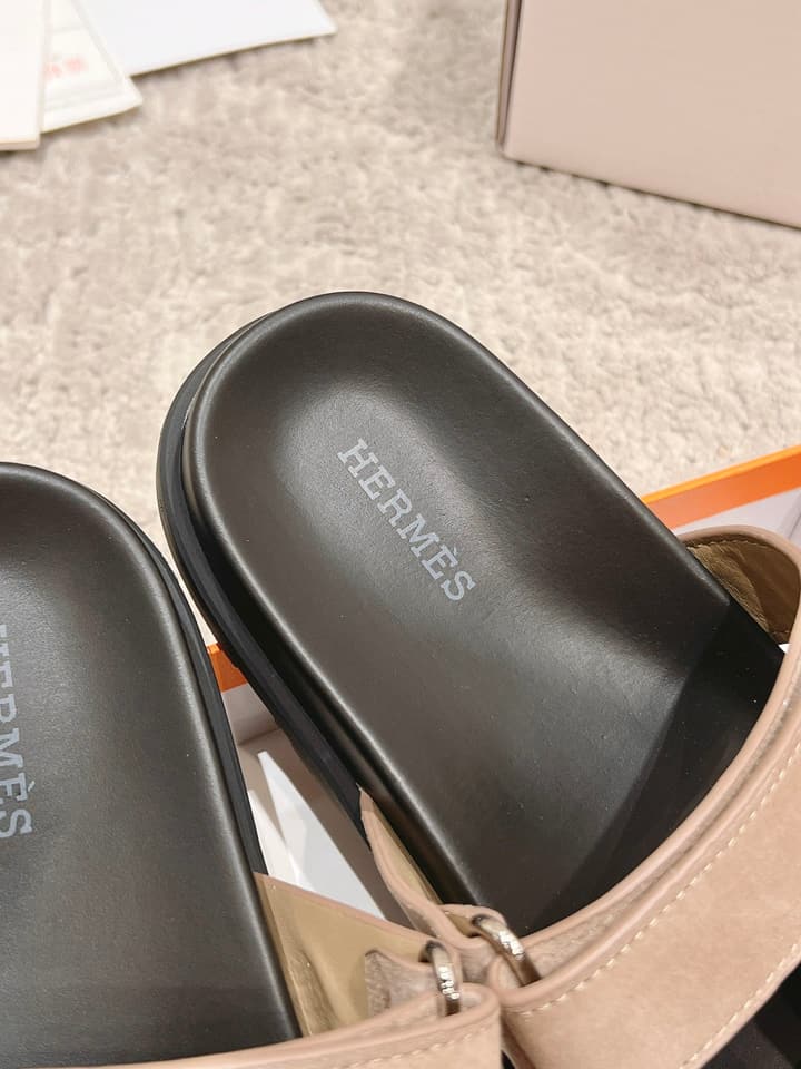 Hermès Chypre Calfskin Slides – 2023SS in Denim Blue