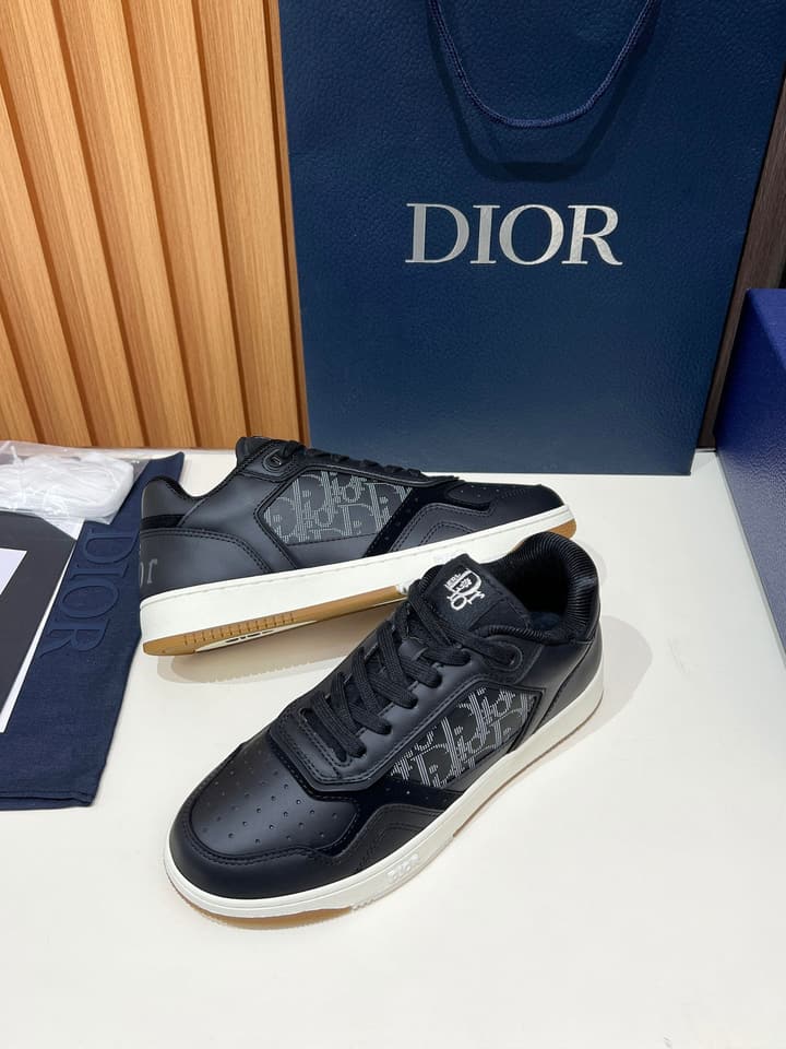 Dior B27 Couple's Sneakers – 2025 Collection in All Black With White Sole