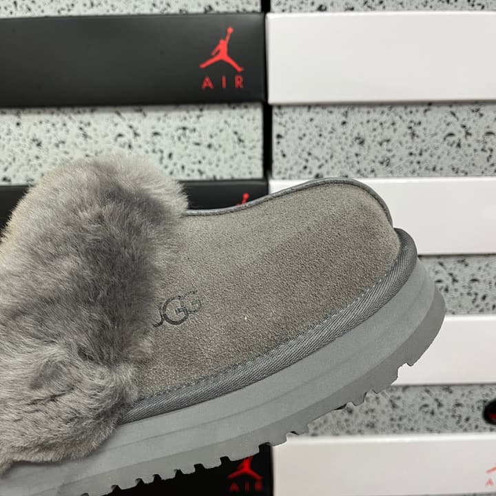 UGG Thick-Soled Low-Cut Fur Snow Boots in Olive Suede Patterned Trim