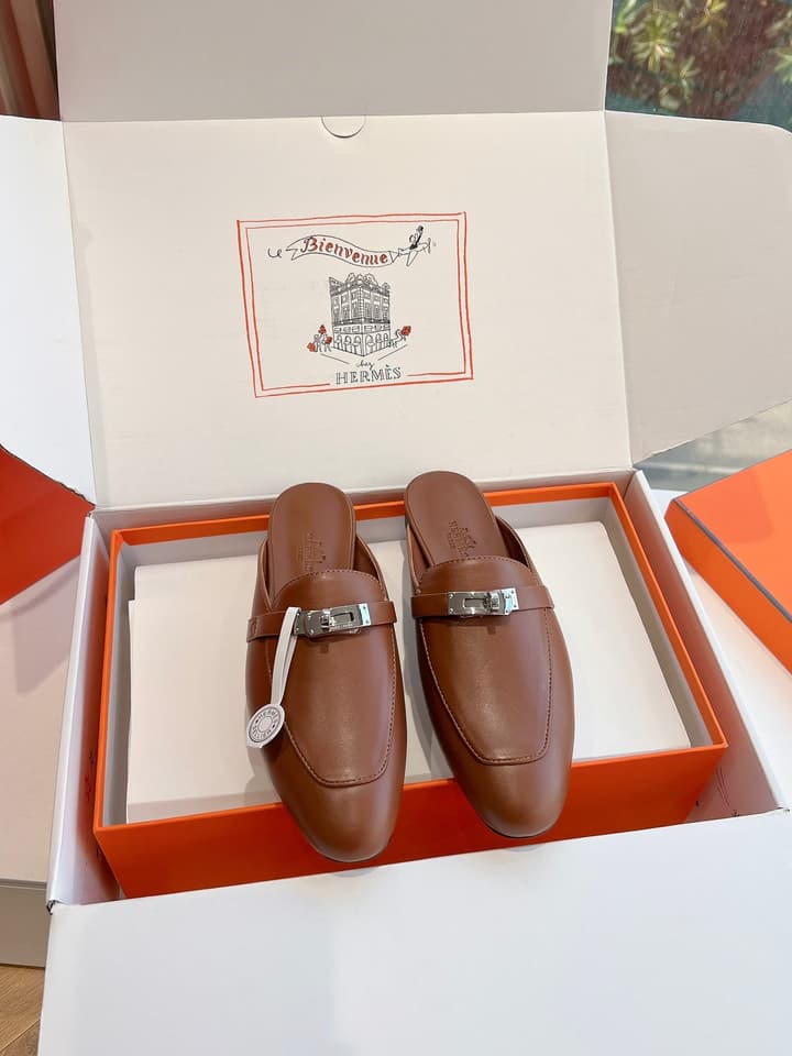 Hermès Calfskin Mules – 25SS/FW Collection in Black Embossed Leather With Silver Hardware