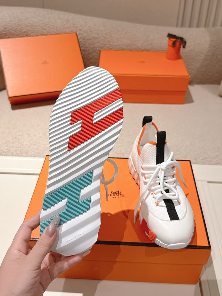 Hermès Classic Couple's Casual Sneakers in All Black