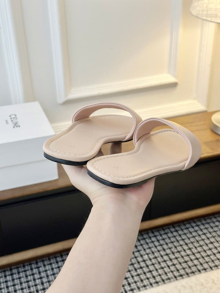 Celine Minimalist Triomphe Flat Sandals – Summer Collection in White