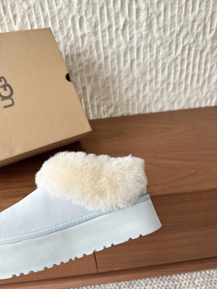 UGG Sheepskin Fur-Lined Slippers – Autumn/Winter Collection in Tall Light Pink With Cream Fur