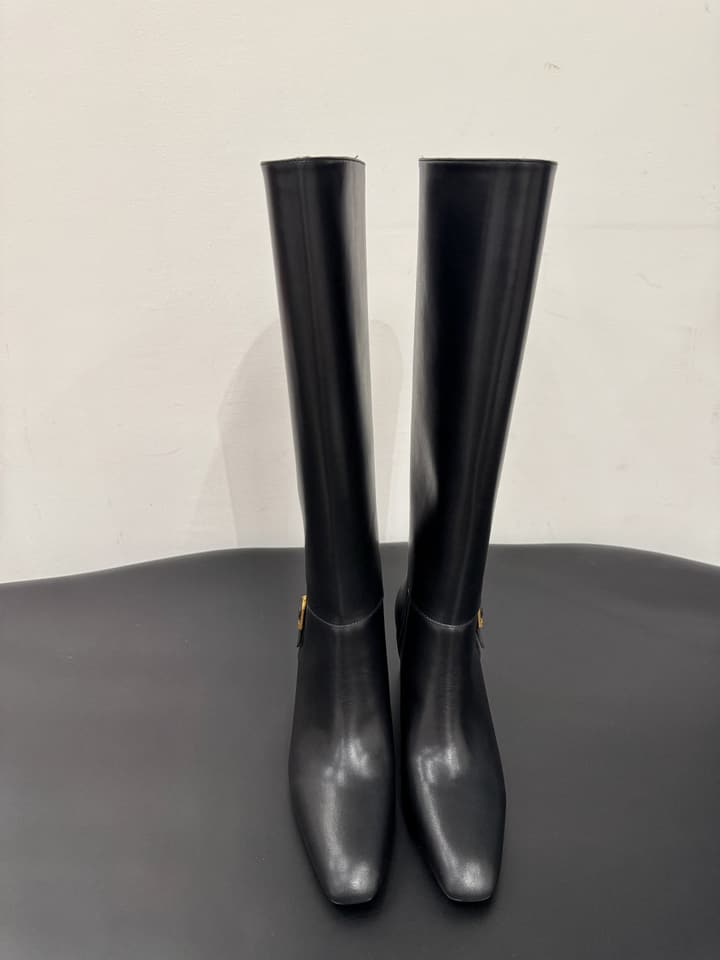 Saint Laurent Leather Pumps – 25FW