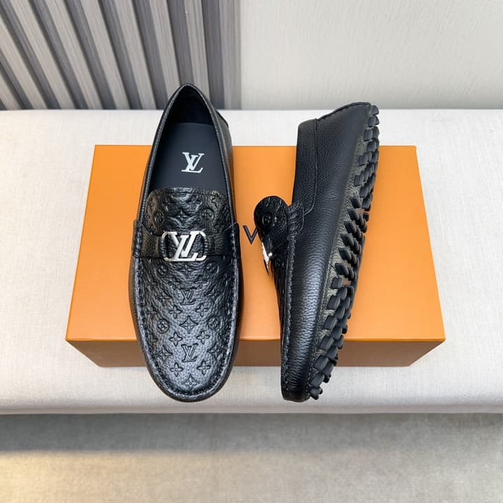 Louis Vuitton Pebbled Leather Driving Shoes in Black Textured Leather