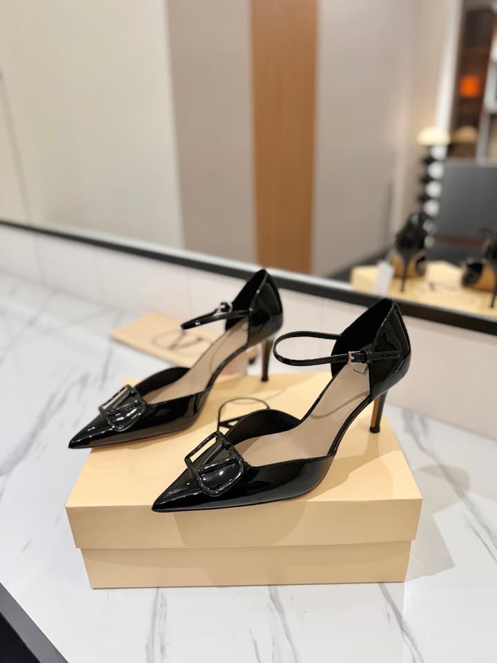 Valentino Garavani VLogo Signature Slingback Sandals in Black