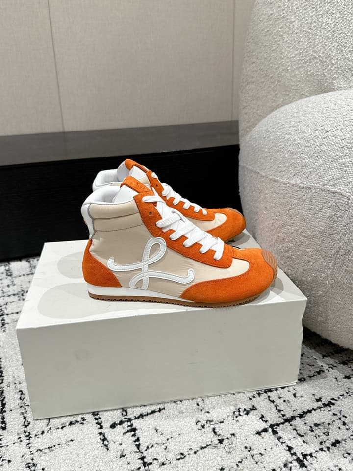 Loewe Flow Runner 2.0 Runway Sneakers – 25SS in All White With Gum Sole